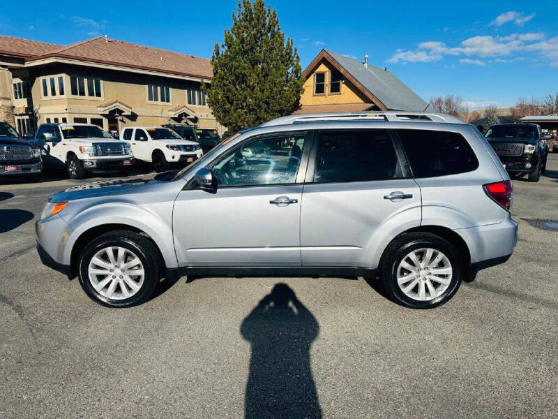 2013 Subaru Forester X Touring photo 4