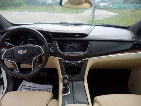 2017 Cadillac XT5 Luxury