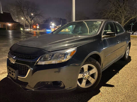 2015 Chevrolet Malibu for sale at Car Castle in Zion IL