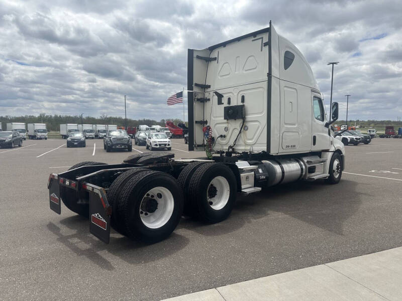 2020 Freightliner Cascadia