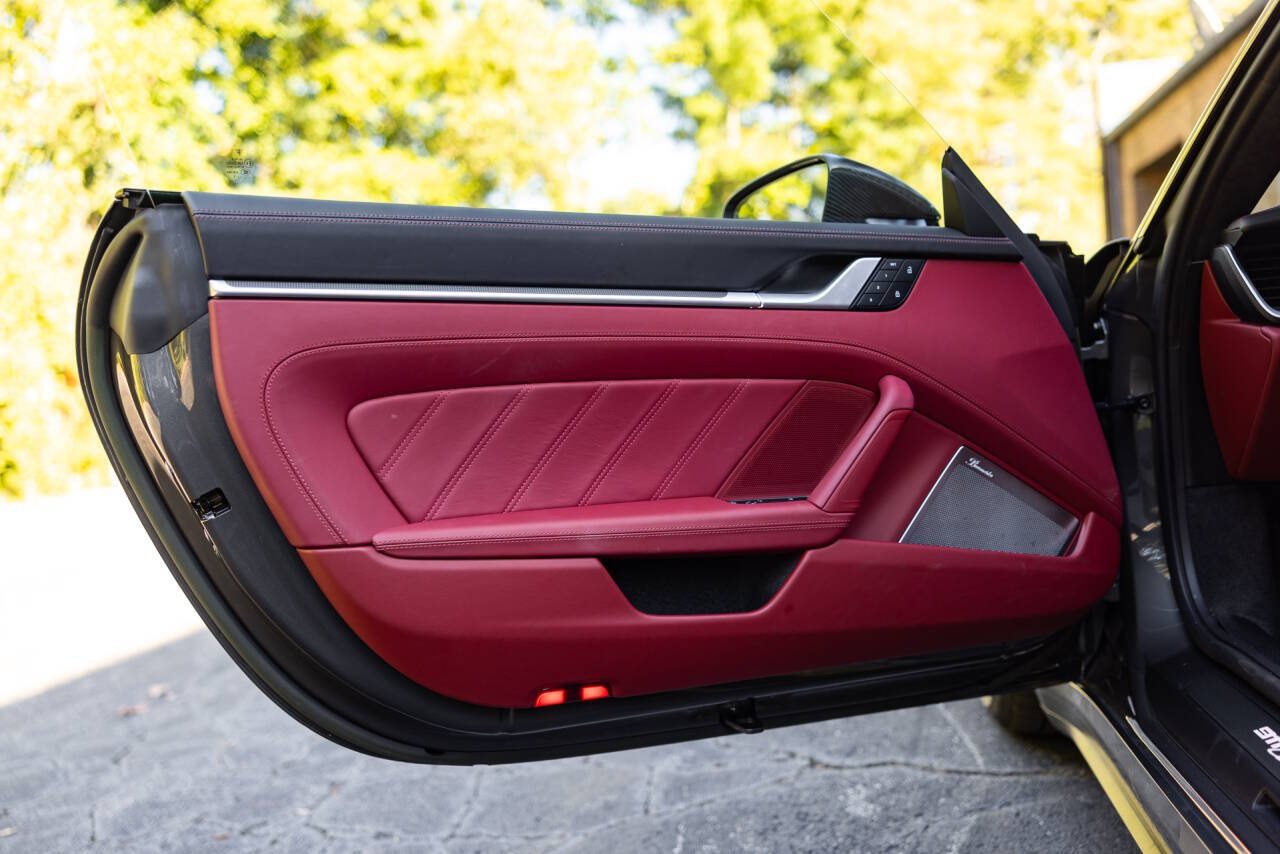 2023 Porsche 911 14