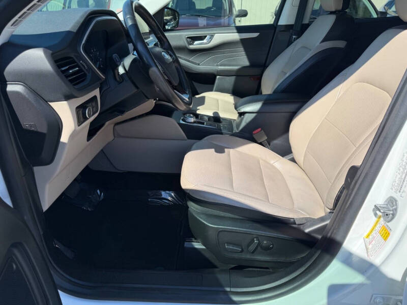 2022 Ford Escape SEL