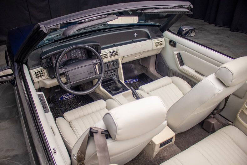 1990 Ford Mustang