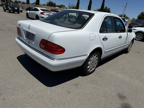 1998 Mercedes-Benz E-Class E 320
