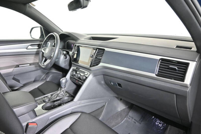 2023 Volkswagen Atlas Cross Sport V6 SEL R-Line Black 4Motion