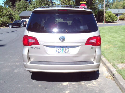 2009 Volkswagen Routan SE