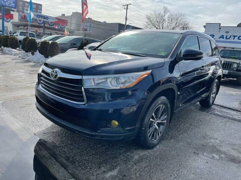 2016 Toyota Highlander XLE's photo