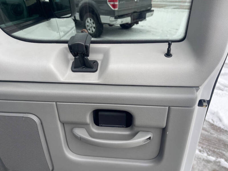 2011 Ford E-Series E-350 SD XLT