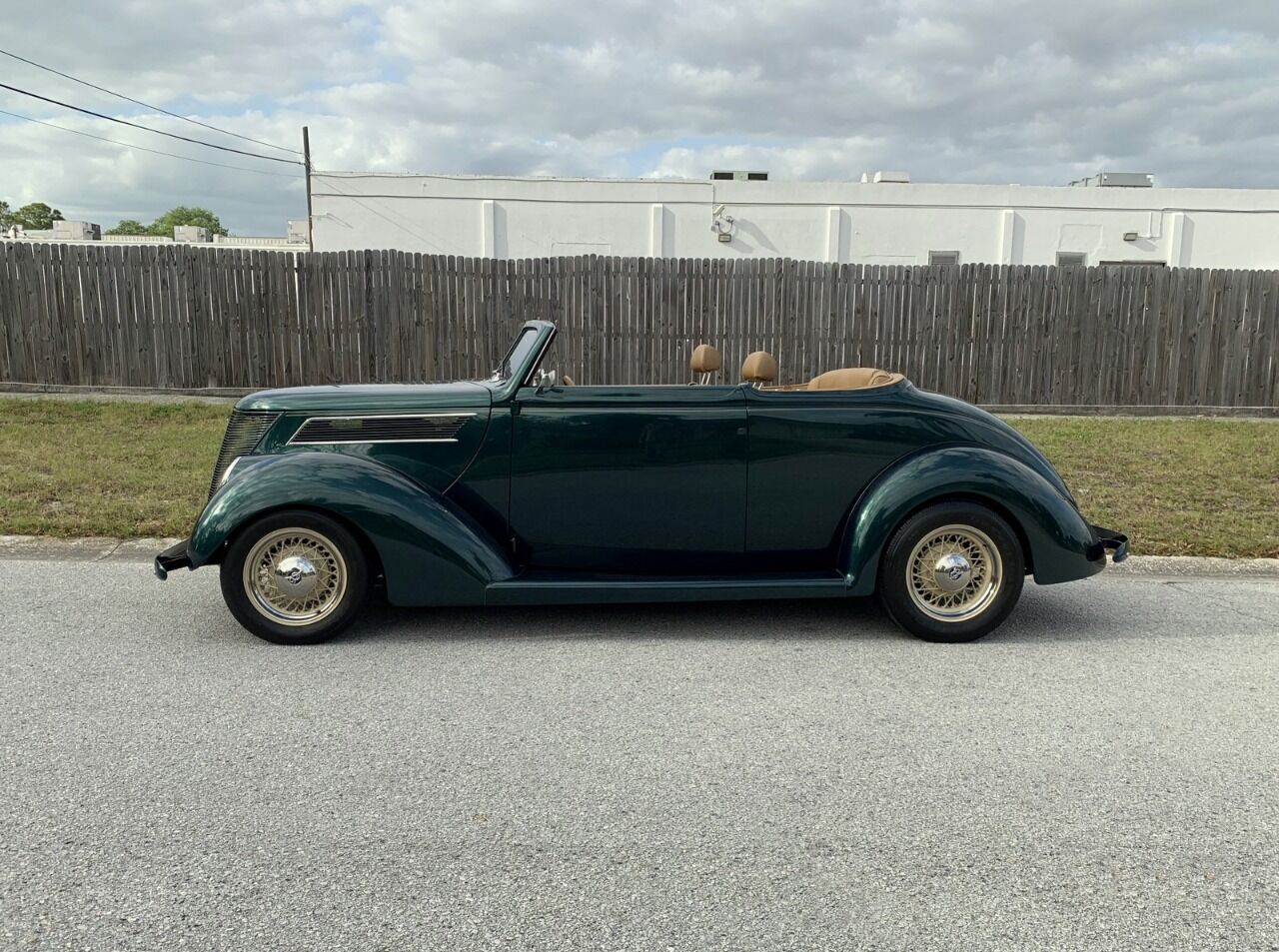 1937 Ford Cabriolet 27