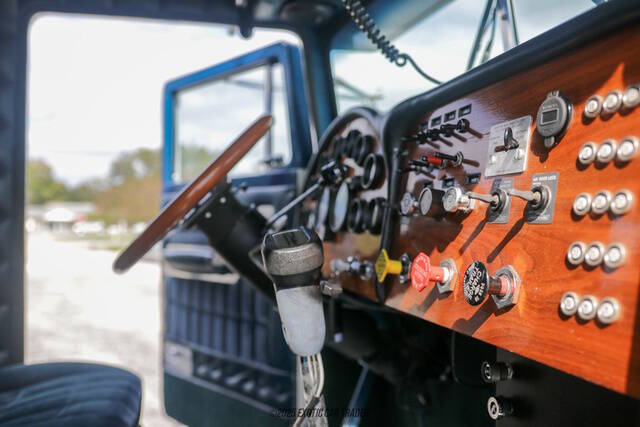 1985 Peterbilt 359