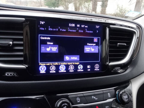 2017 Chrysler Pacifica Touring-L