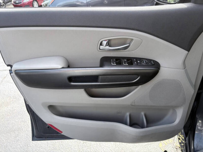 2017 Kia Sedona LX