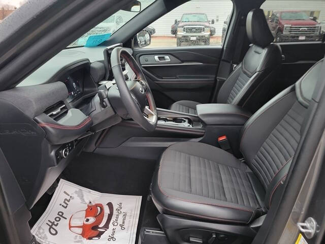 2025 Ford Explorer ST-Line