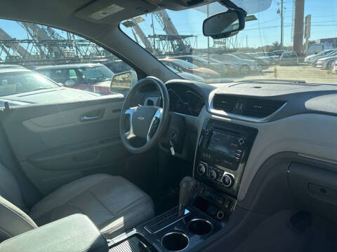 2017 Chevrolet Traverse LT