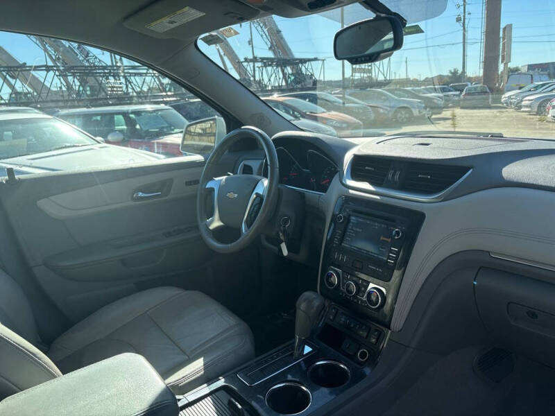 2017 Chevrolet Traverse LT