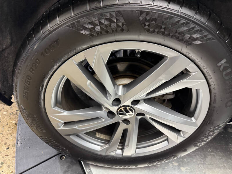 2024 Volkswagen Atlas Cross Sport SEL R-Line 4Motion