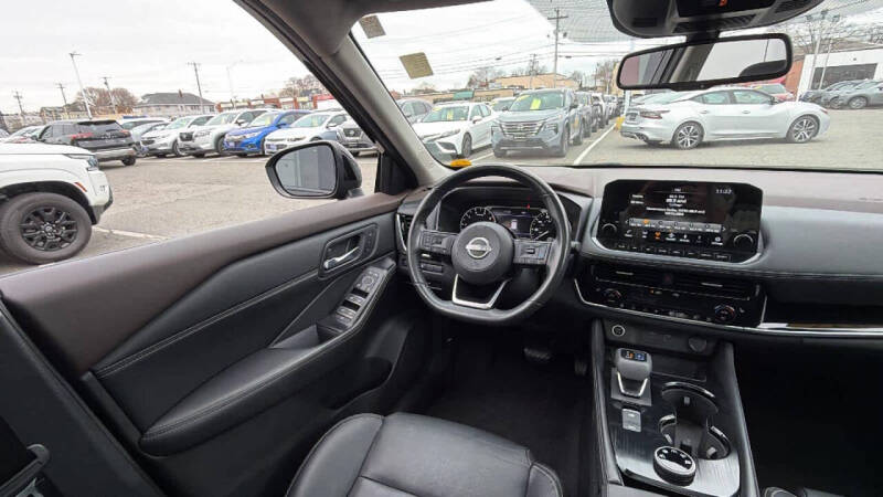 2022 Nissan Rogue SL