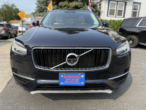 2016 Volvo XC90 T6 Momentum
