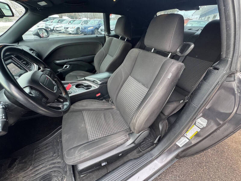 2015 Dodge Challenger SXT