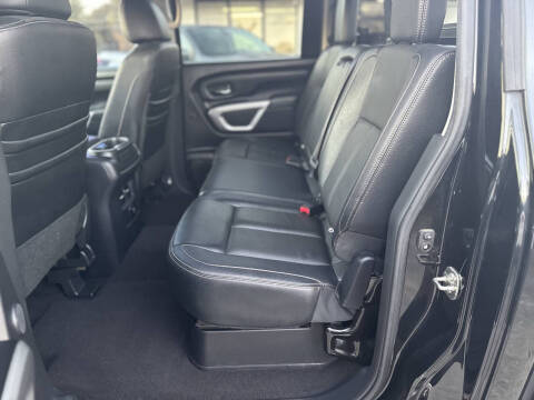 2017 Nissan Titan SL