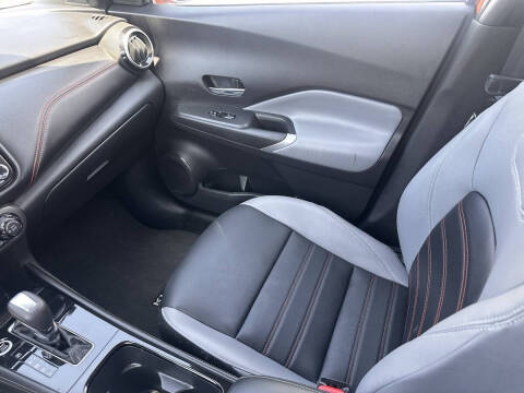 2023 Nissan Kicks SR