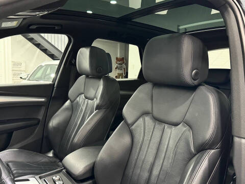 2020 Audi Q5 quattro Titanium Premium 45 TFSI
