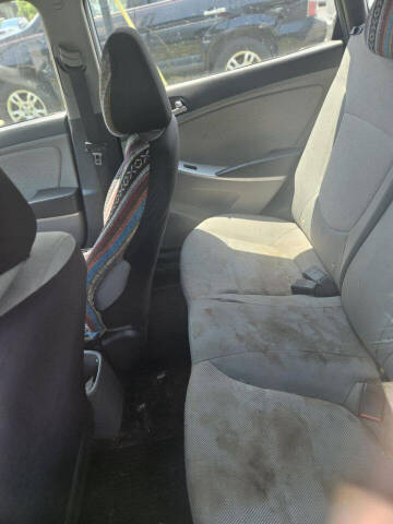 2012 Hyundai Accent GS