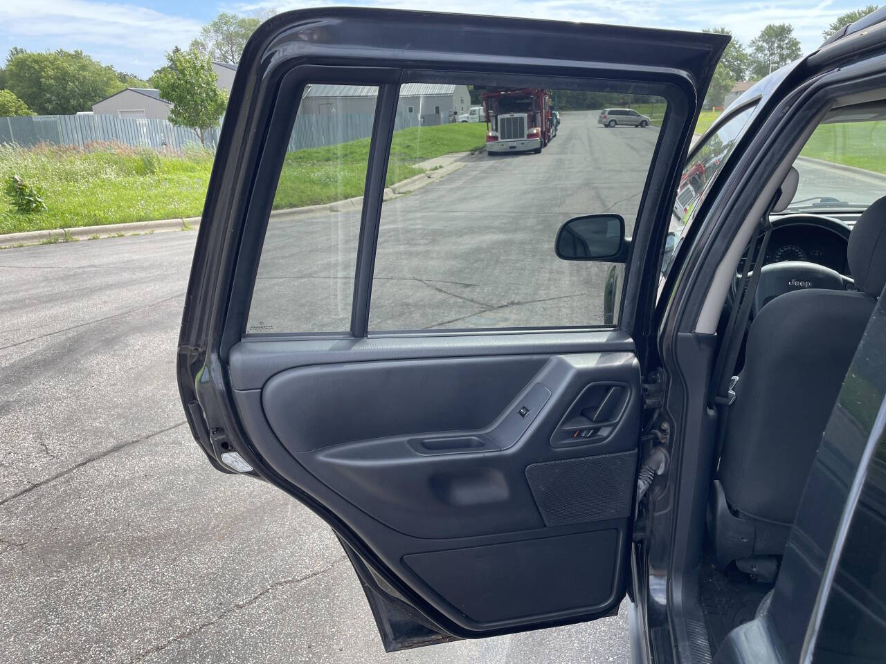 2004 Jeep Grand Cherokee for sale at Twin Cities Auctions in Elk River, MN