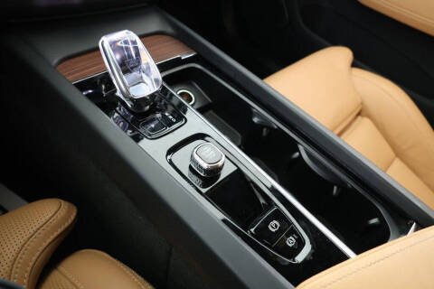 2025 Volvo XC60 T8 Ultra Dark Theme