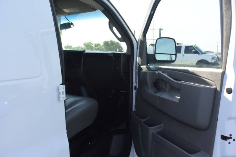 2022 Chevrolet Express 2500