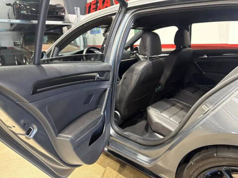 2018 Volkswagen Golf R 4Motion