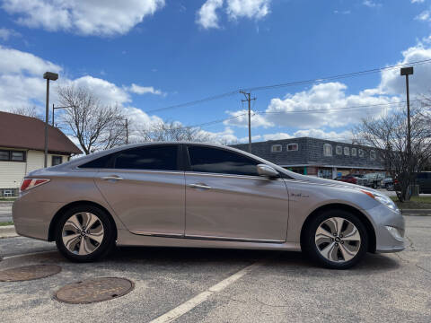 2013 Hyundai Sonata Hybrid for sale at Magana Auto Sales Inc in Aurora IL