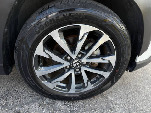 2023 Toyota Corolla Cross XLE