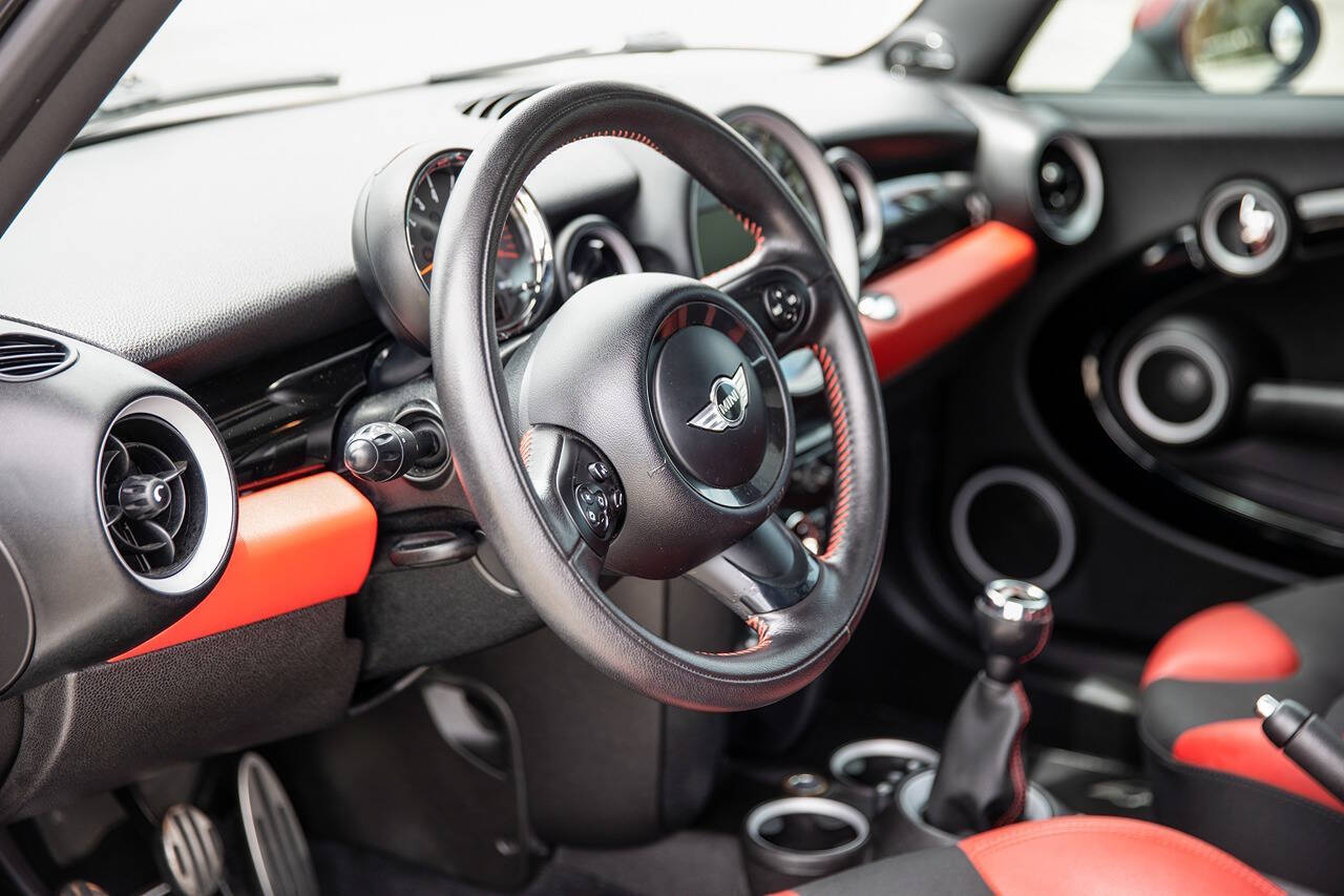 2012 MINI Cooper Hardtop 30