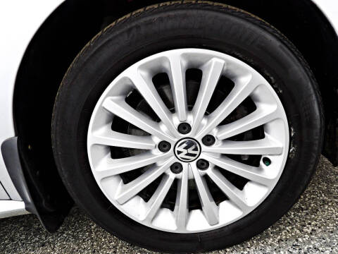 2017 Volkswagen Passat 1.8T SE