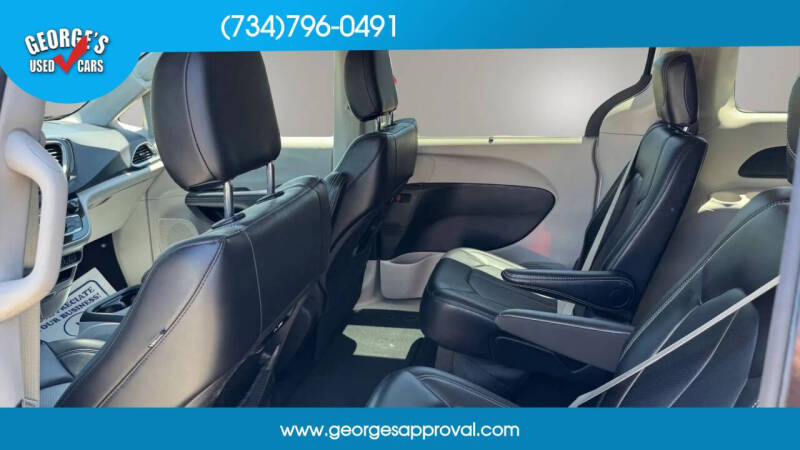 2024 Chrysler Pacifica Touring L