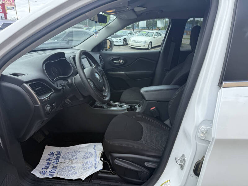 2019 Jeep Cherokee Latitude