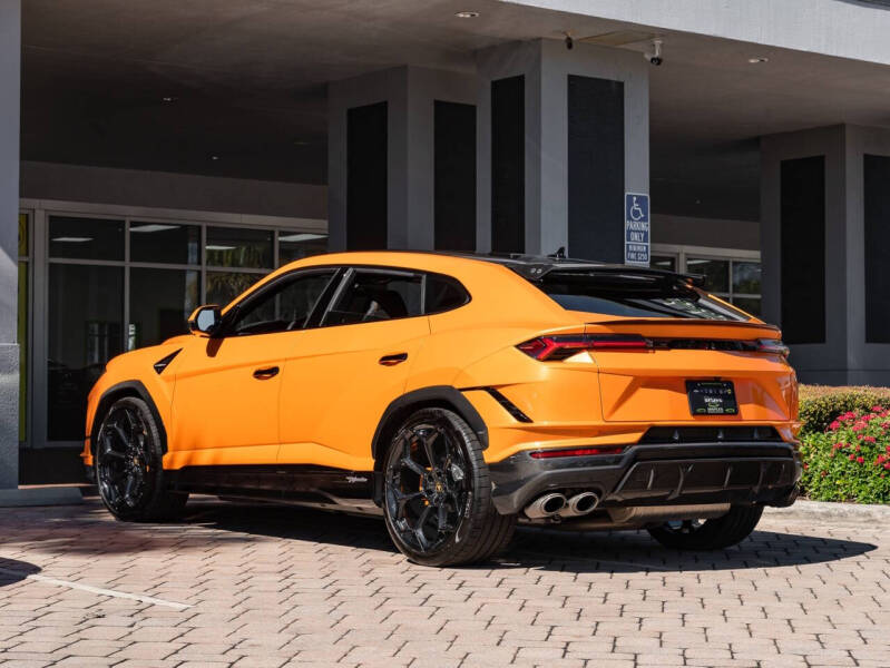 2023 Lamborghini Urus Performante