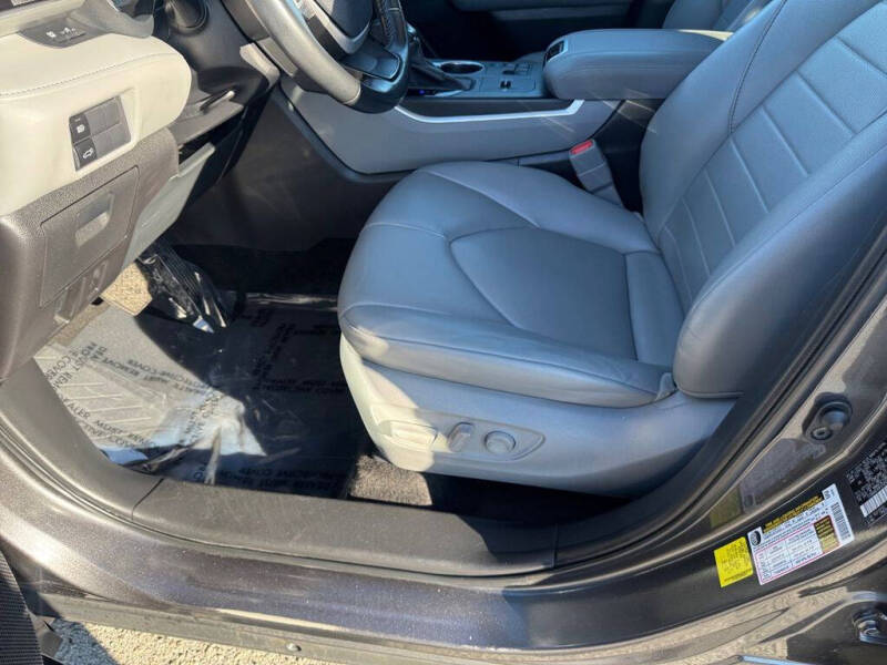 2023 Toyota Highlander Hybrid XLE