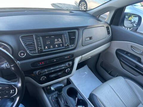 2017 Kia Sedona LX