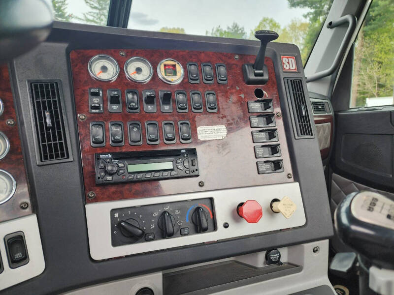 2012 Freightliner CORONADO
