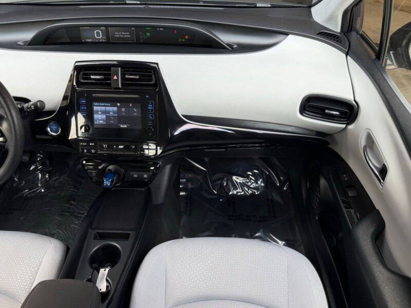 2019 Toyota Prius LE