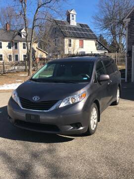 2014 Toyota Sienna for sale at Dave's Garage Inc in Hampton NH