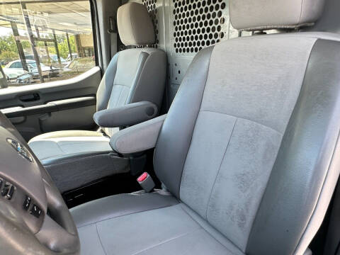 2017 Nissan NV 1500 SV