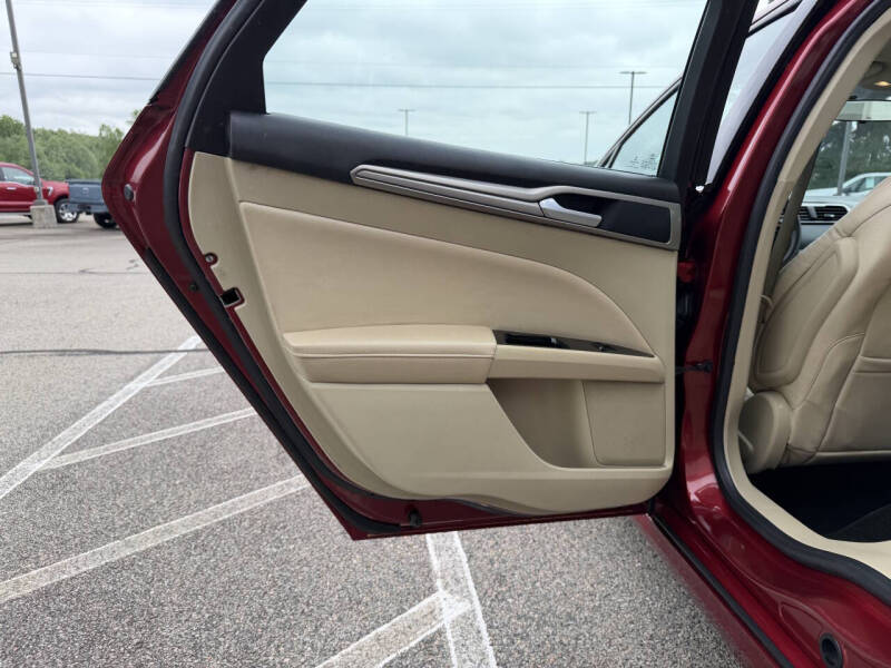 2016 Ford Fusion SE