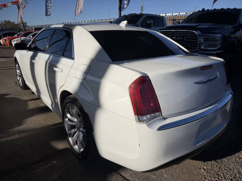 2015 Chrysler 300 Limited