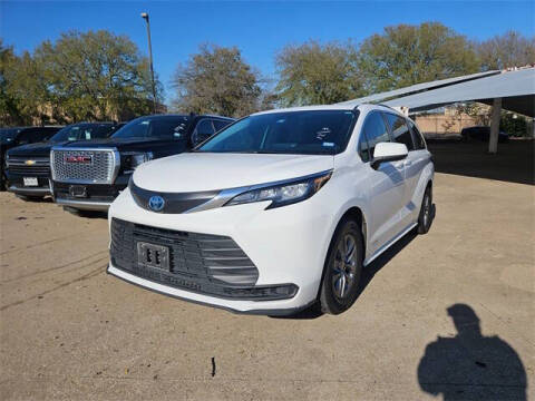 2021 Toyota Sienna LE 8-Passenger