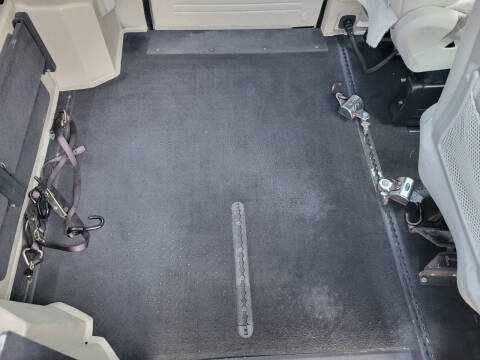2011 Chrysler WHEELCHAIR VAN