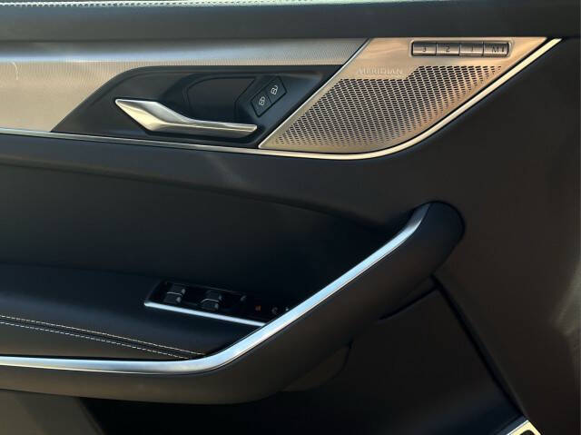 2025 Jaguar F-PACE P250 R-Dynamic S