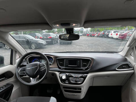 2017 Chrysler Pacifica LX